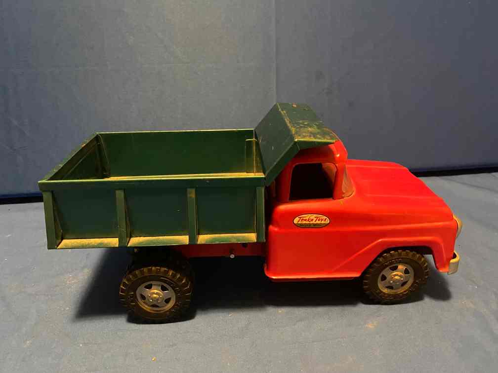 Vintage Tonka Pressed Steel Dump Truck: 1958-1959 Tonka Red & Green, VERY GOOD CONDITION, Mfg. Mound, Minnesota, Duel Rear Tires - Rubber