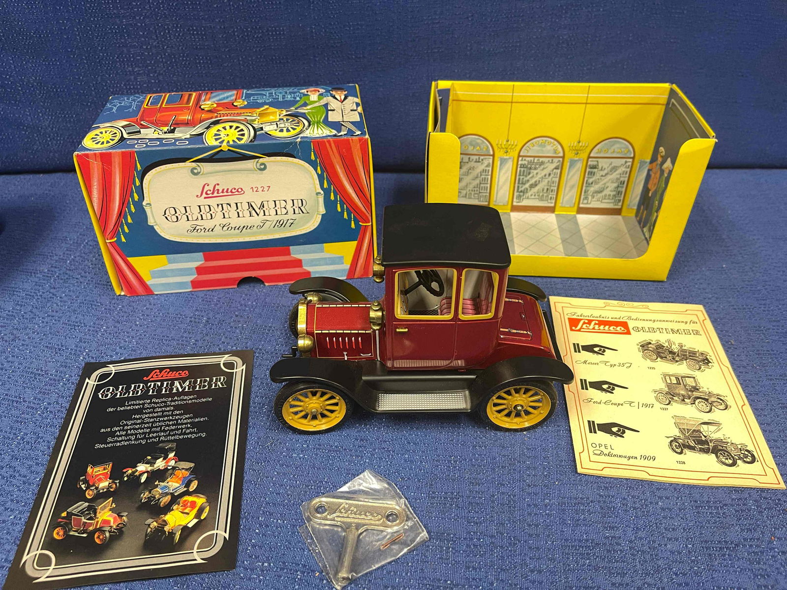 Schuco Old Timer Ford Coupe T1917 Toy (1 of 12)