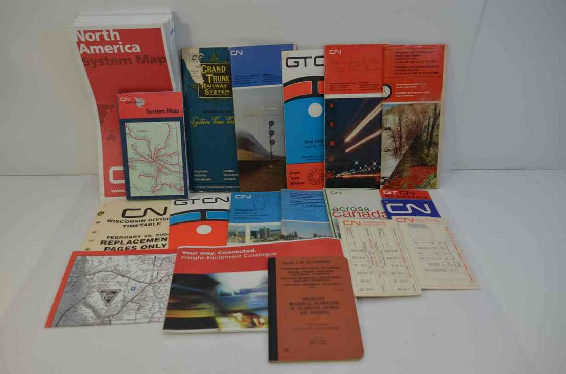 Lot of timetables and Ephemera-CN/GT RR (1 of 5)
