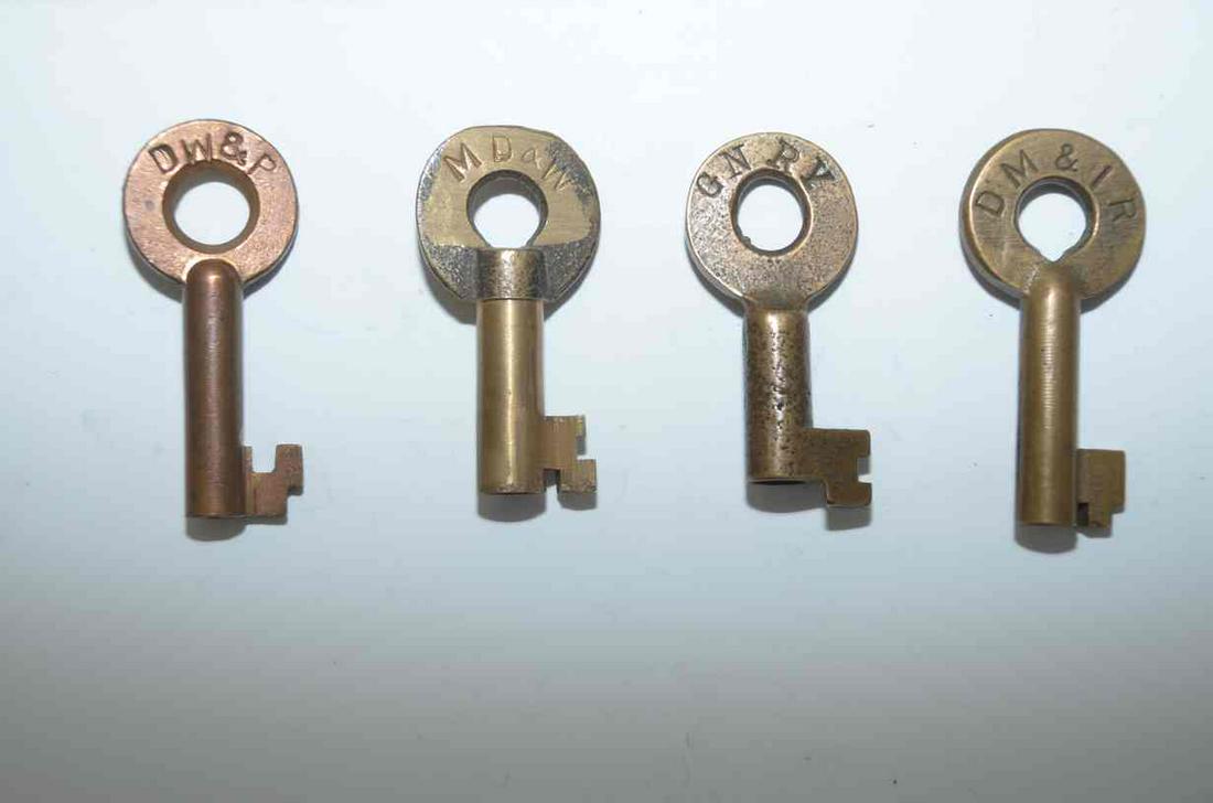 Four Minnesota RR Keys (1 of 3)