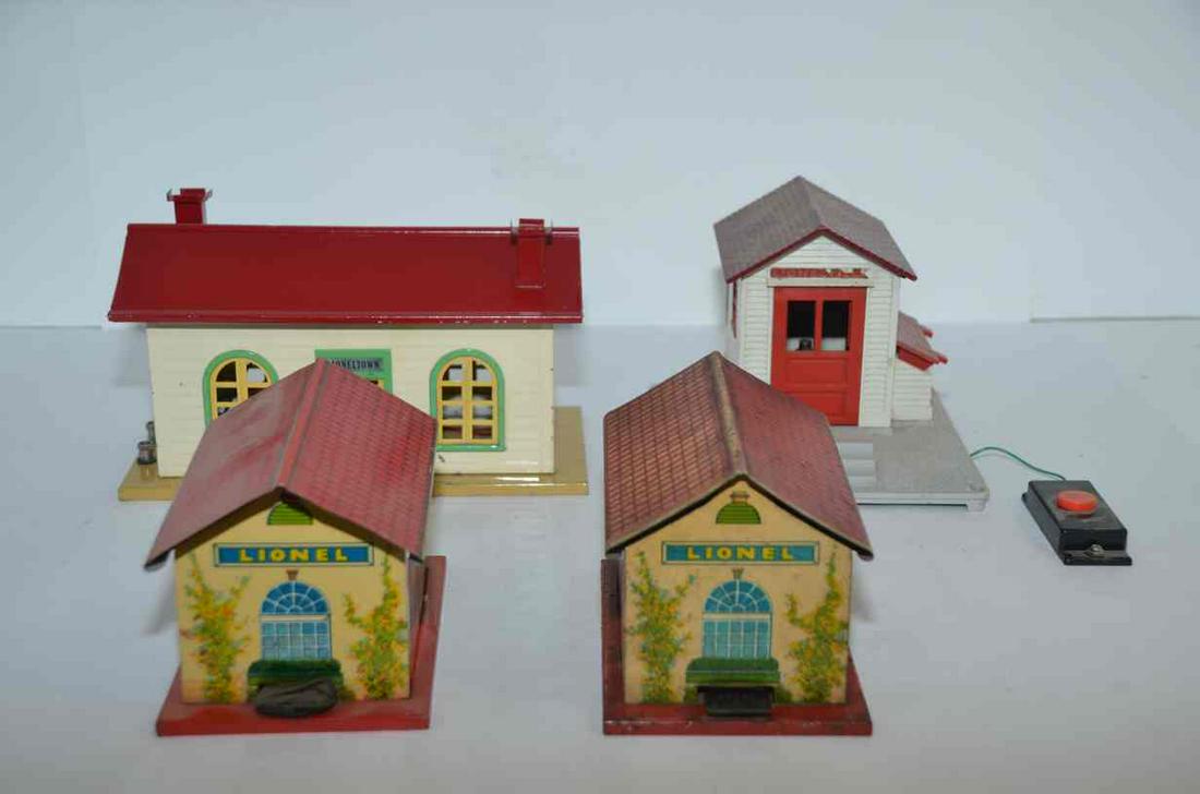 Three Lionel Pre-War Tin Stations (1 of 9)