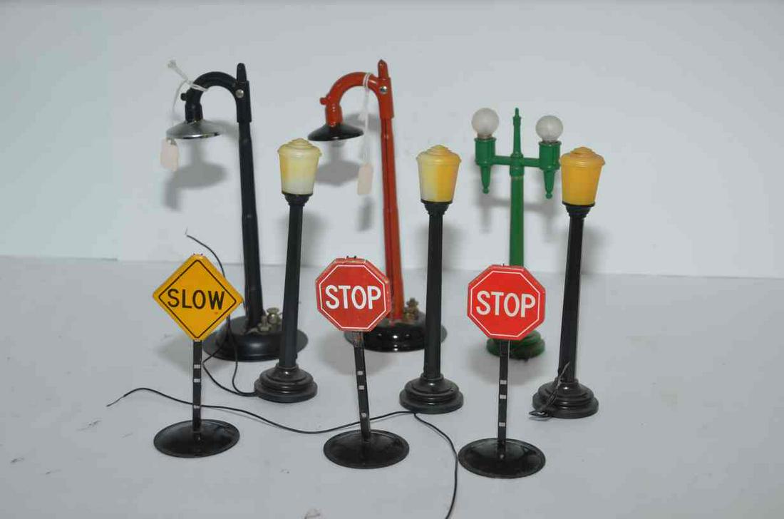Lot of Six Marx/Lionel O Scale Street Lights and 3 Street Signs (1 of 1)