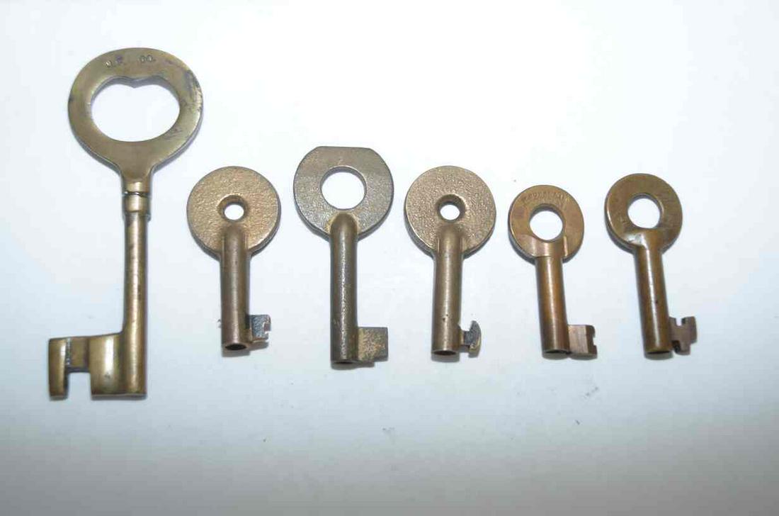 Wells Fargo Brass Key (1 of 4)