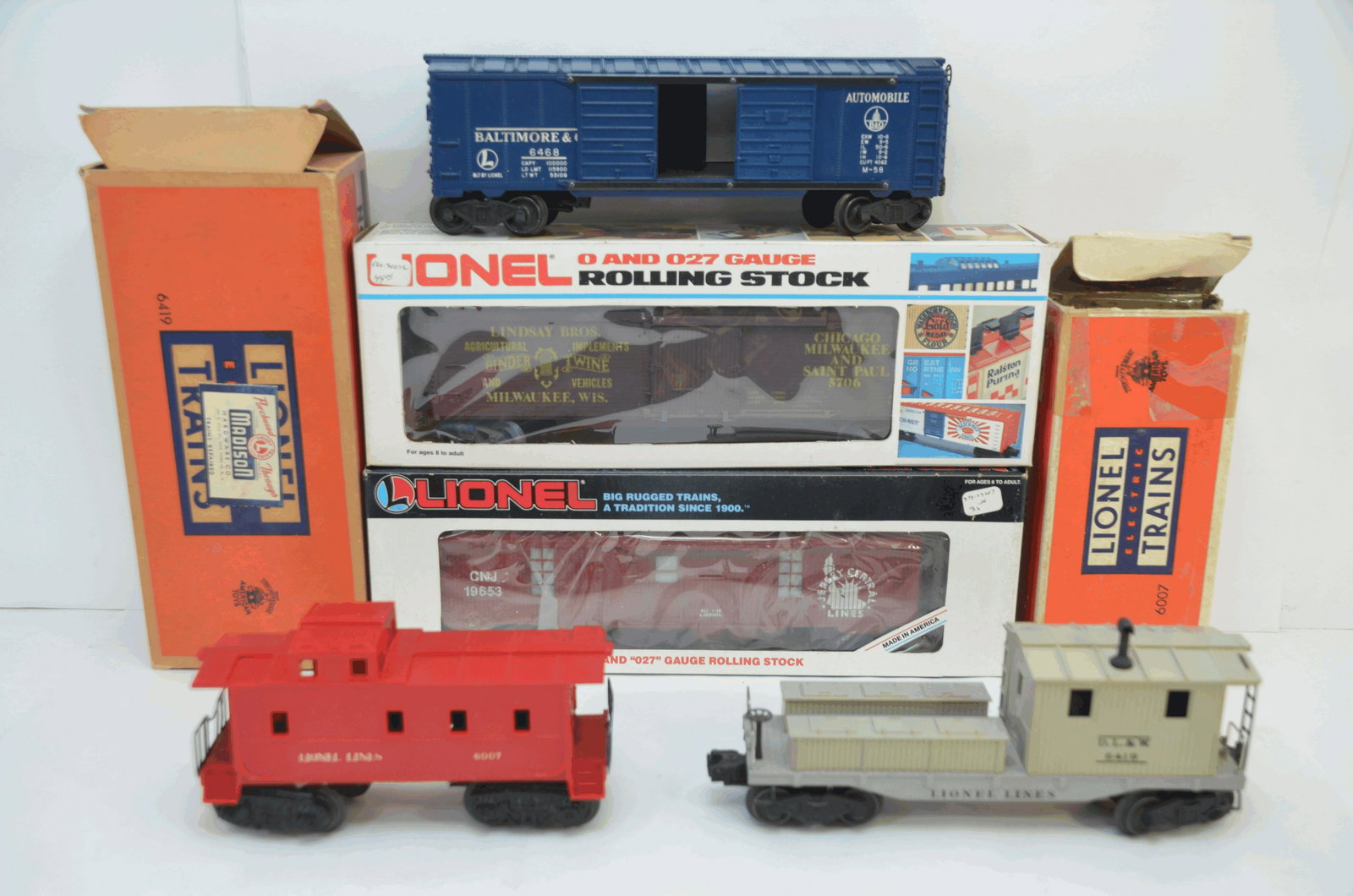 Five Lionel O Gauge Freight Cars-Post War (1 of 5)