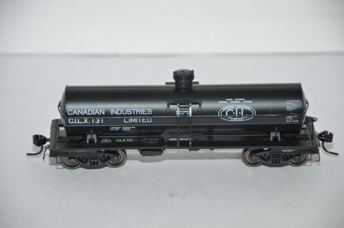 Four Broadway Limited HO Scale 6000 Gallon Tank Cars-New! (1 of 2)