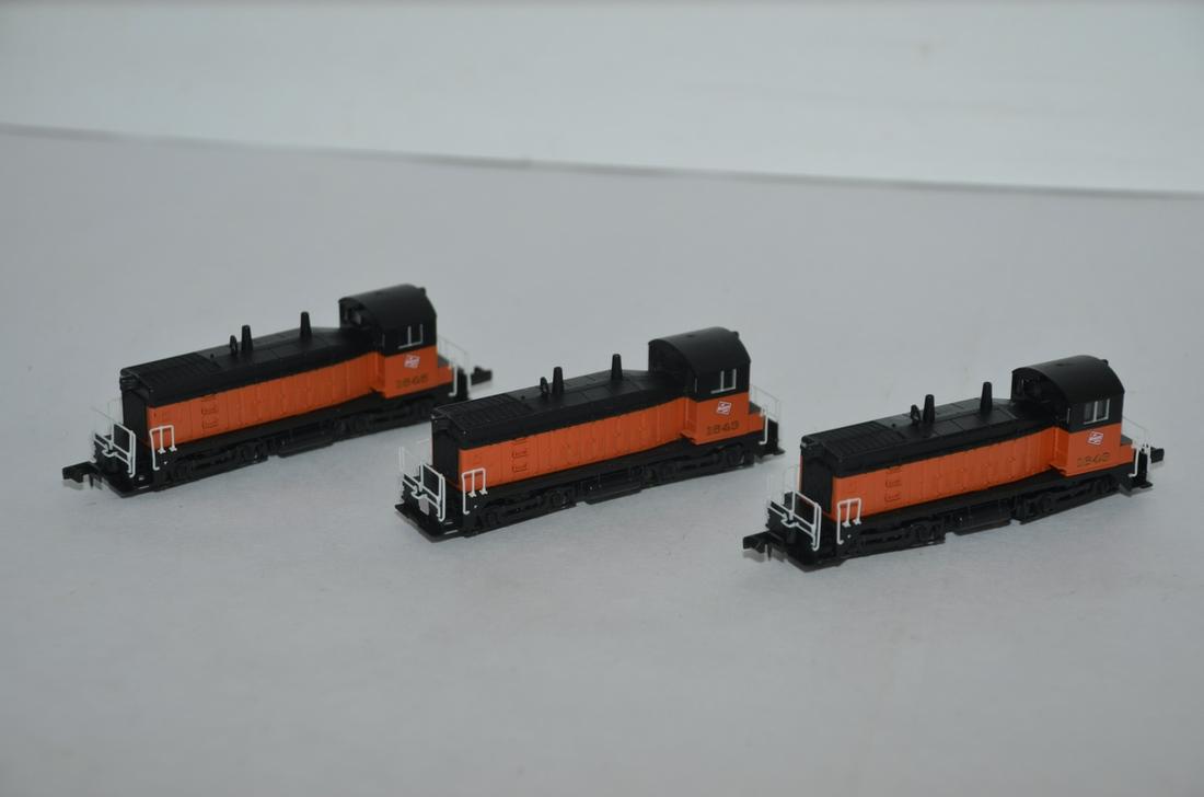 Three Milwaukee Road SW9/1200 Diesel Locos-N Scale (1 of 4)