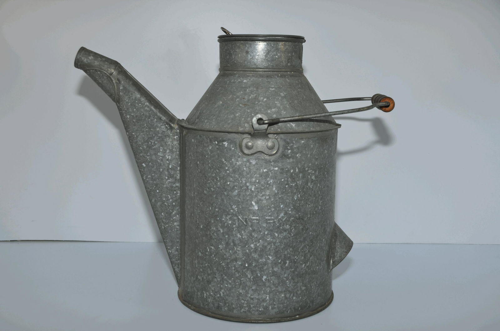 Northern Pacific RR 3 Gallon Can with Hinged Lid (1 of 5)