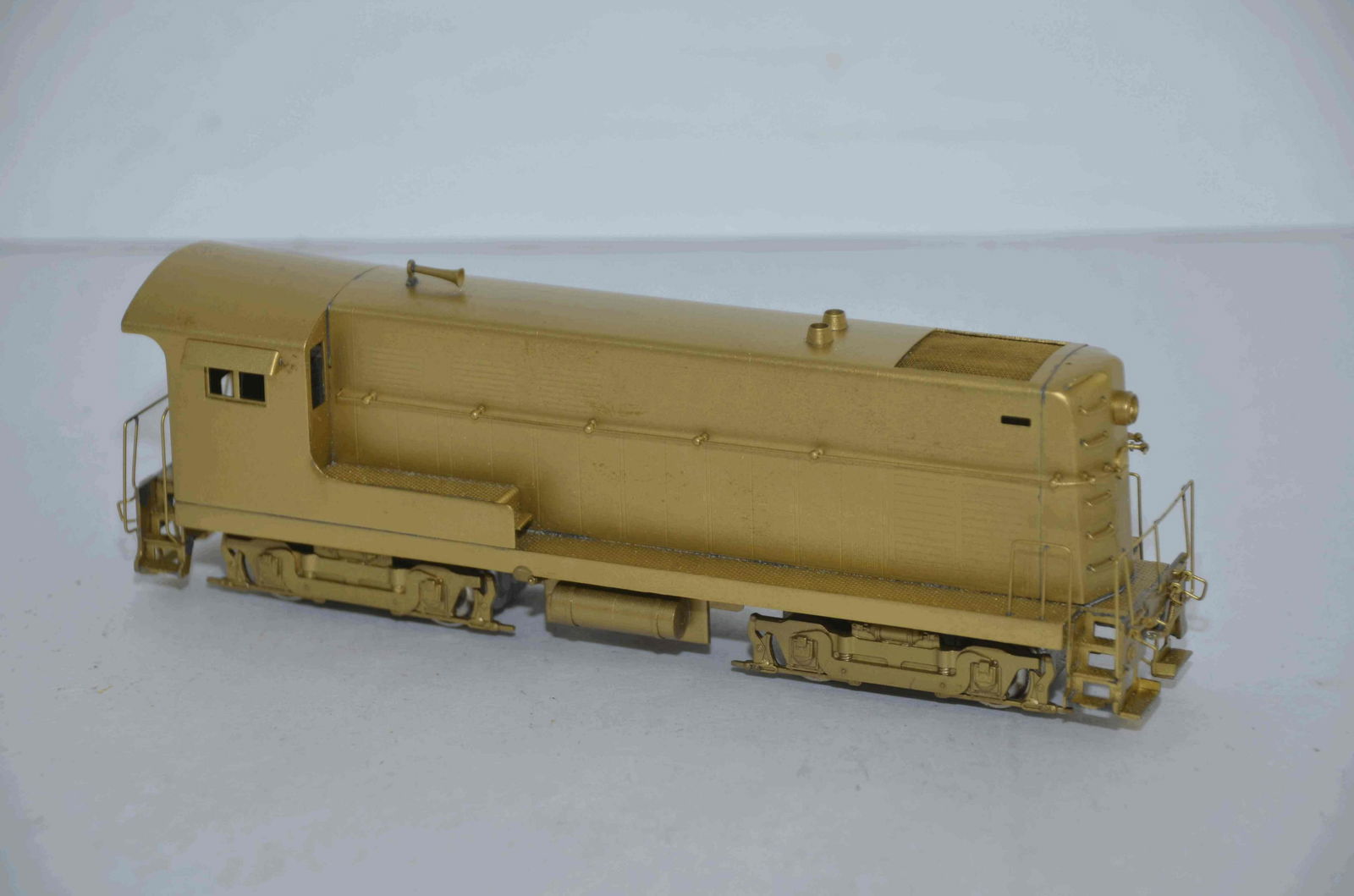 Hallmark Brass Models Fairbanks Morse H10-44 Diesel-HO Scale (1 of 4)