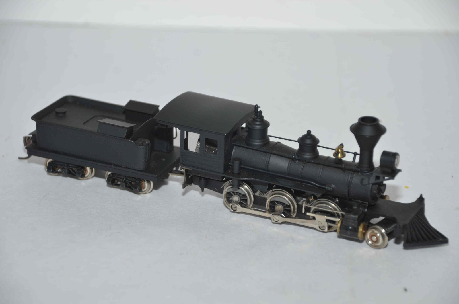 Balboa/Katsumi Brass Models Porter Mogul 2-6-0 Steam Loco-HO Scale: This is a Balboa/Katsumi Brass Models Porter Mogul 2-6-0 steam locomotive in HO scale. It has been tested and runs well! A nice little, well-detailed and painted locomotive. Needs only to be decalled 
