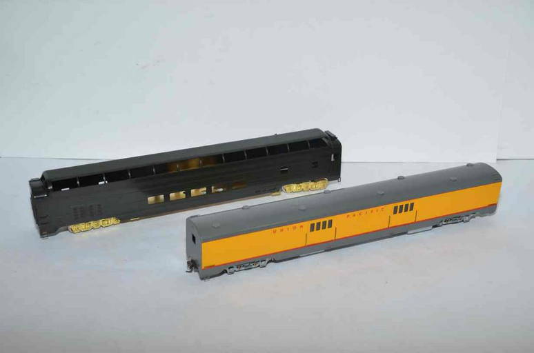 Two Brass Passenger CarsHO Scale (568303) on Jan 14, 2023 Nordic