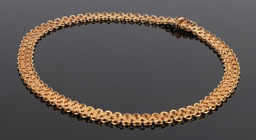 9 carat gold necklace, with a clasp end with X and loop (1 of 1)