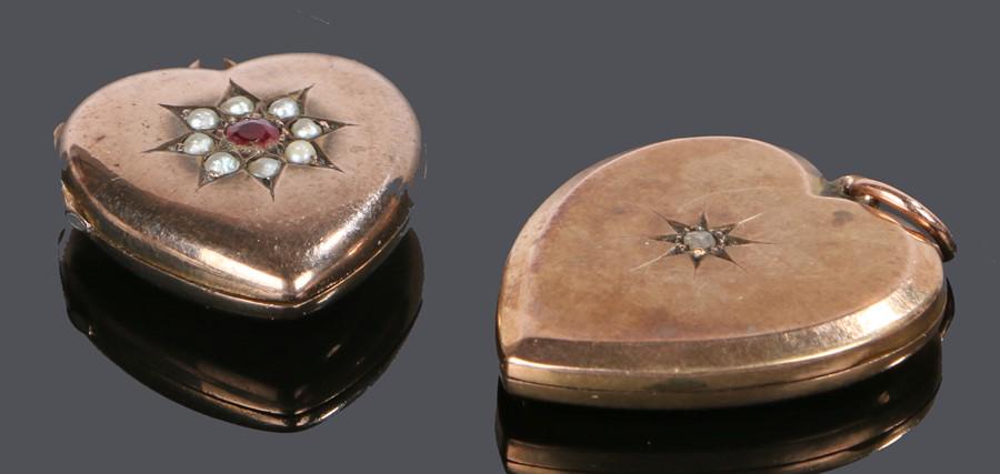 Two heart lockets, the first in 9 carat gold front and (1 of 1)