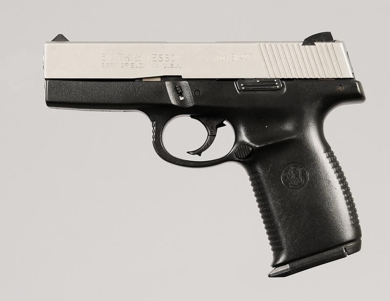 Smith & Wesson Model SW40V Pistol: .40 S&W, 4 in. barrel, S/N PAZ1140, 9 rd. magazine