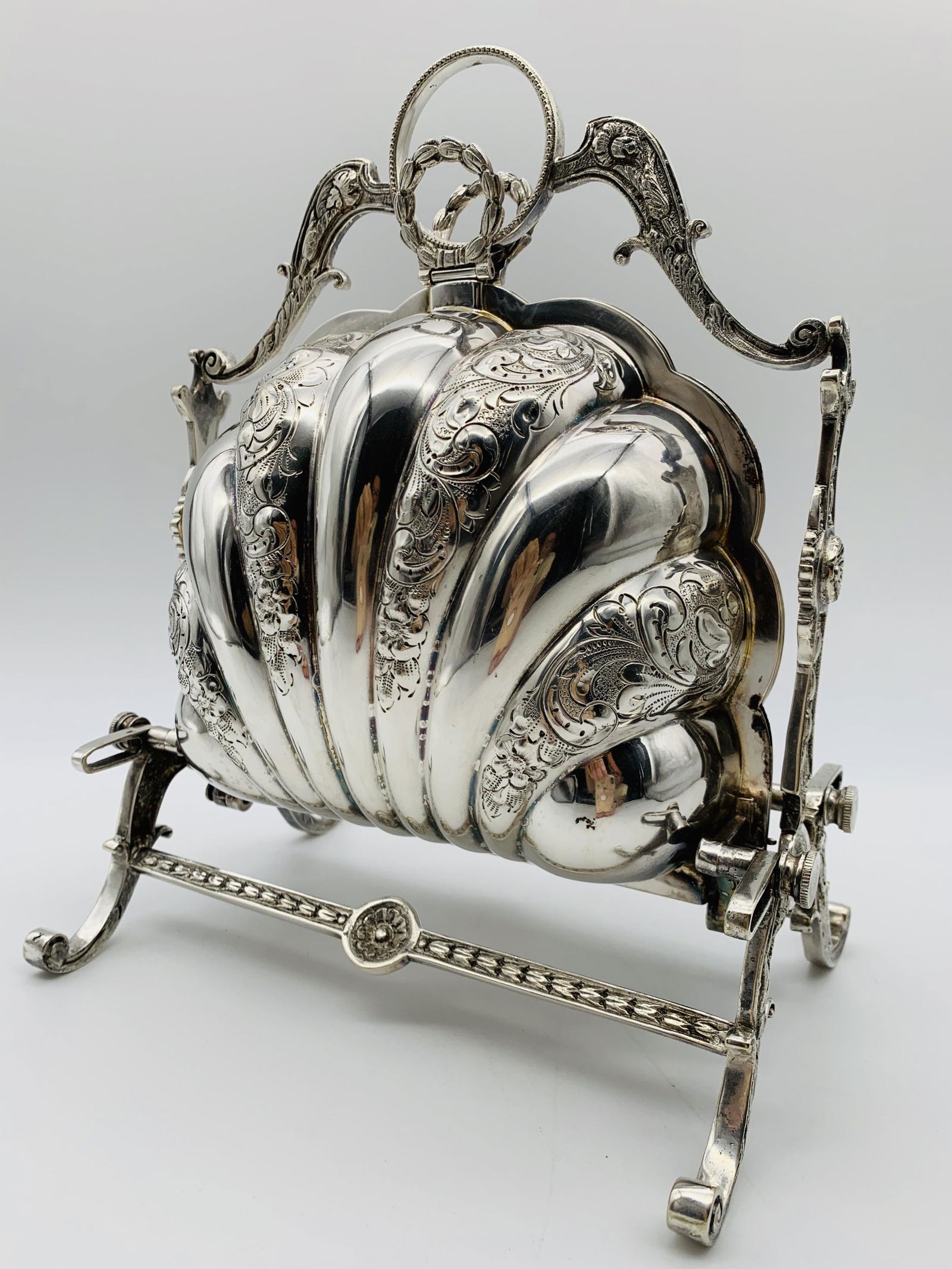 Antique English Fancy Silver Plate Bun Warmer. Stamped (1 of 6)