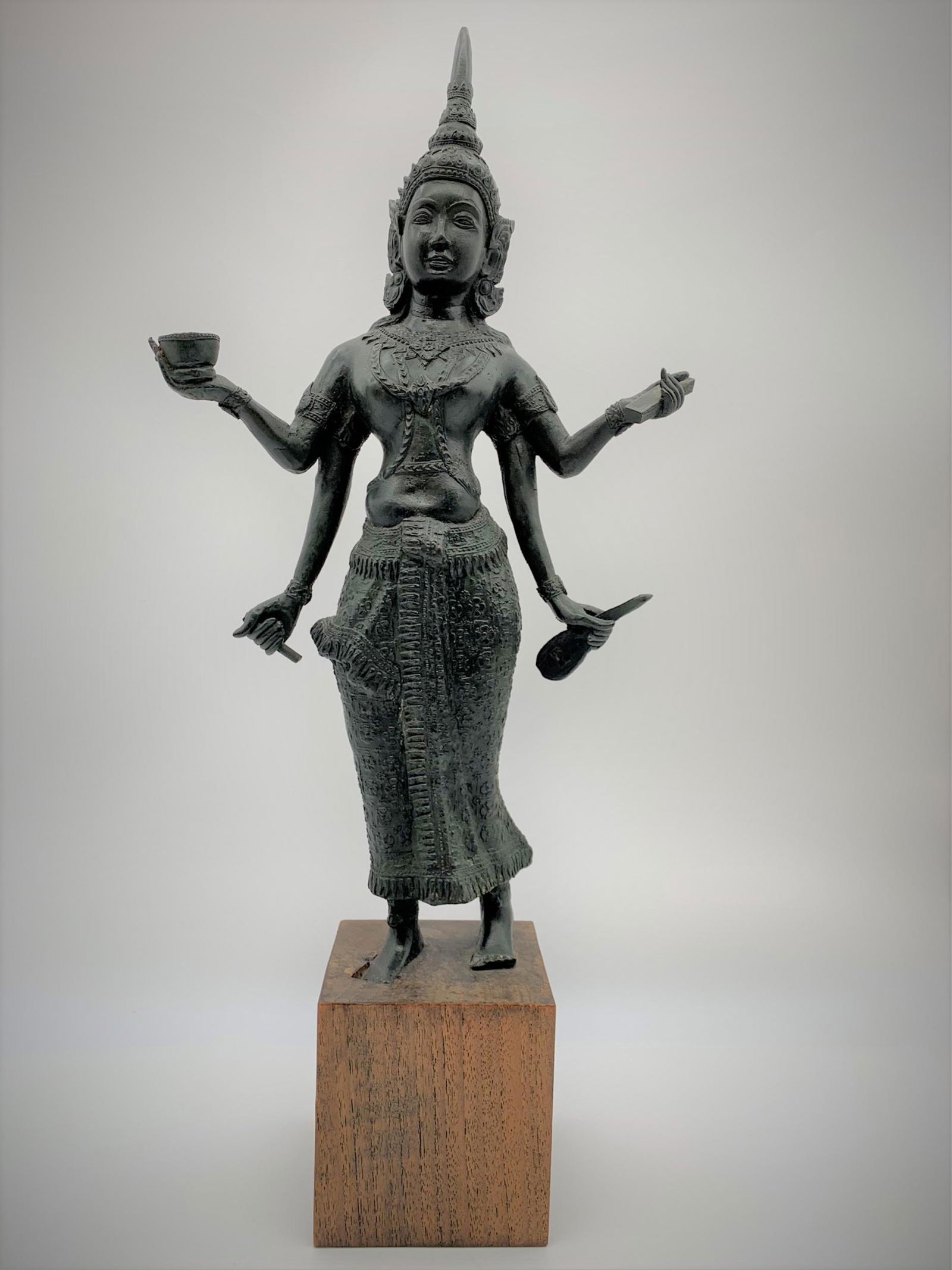 Antique Tibetan Bronze Avalokitesvara Figure On Wood (1 of 9)