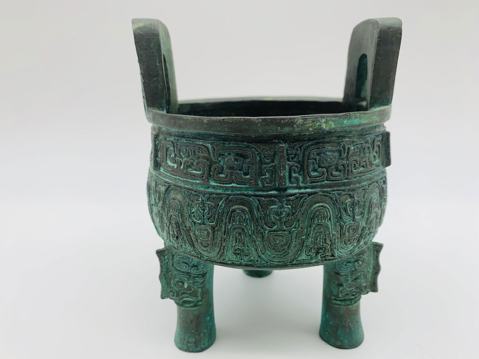 Chinese Bronze Archaic Style Vessel (1 of 4)