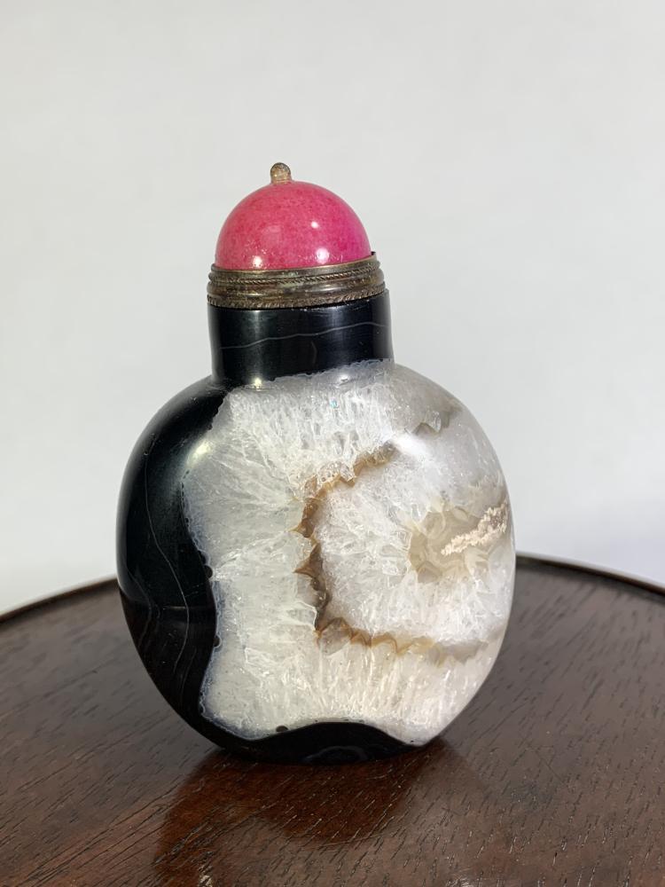 Fine Quartz Snuff Bottle (1 of 2)
