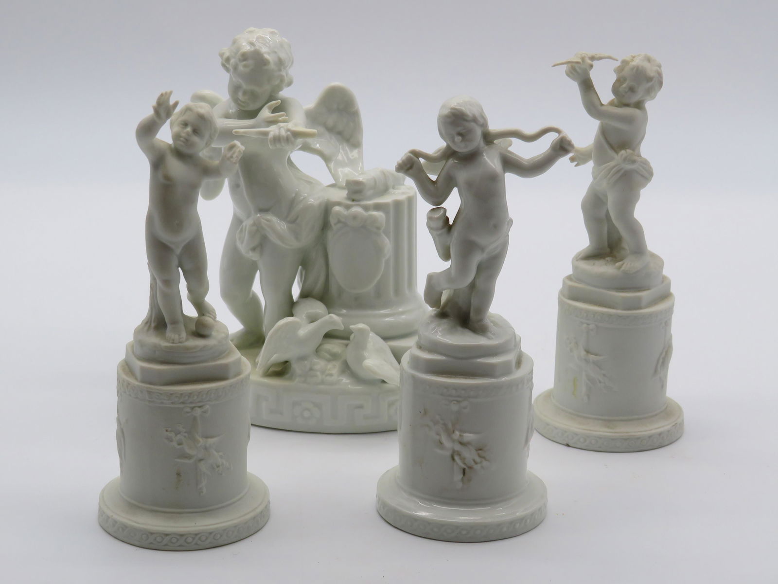 4 Vintage Ginori Porcelain Putti Figures (1 of 5)