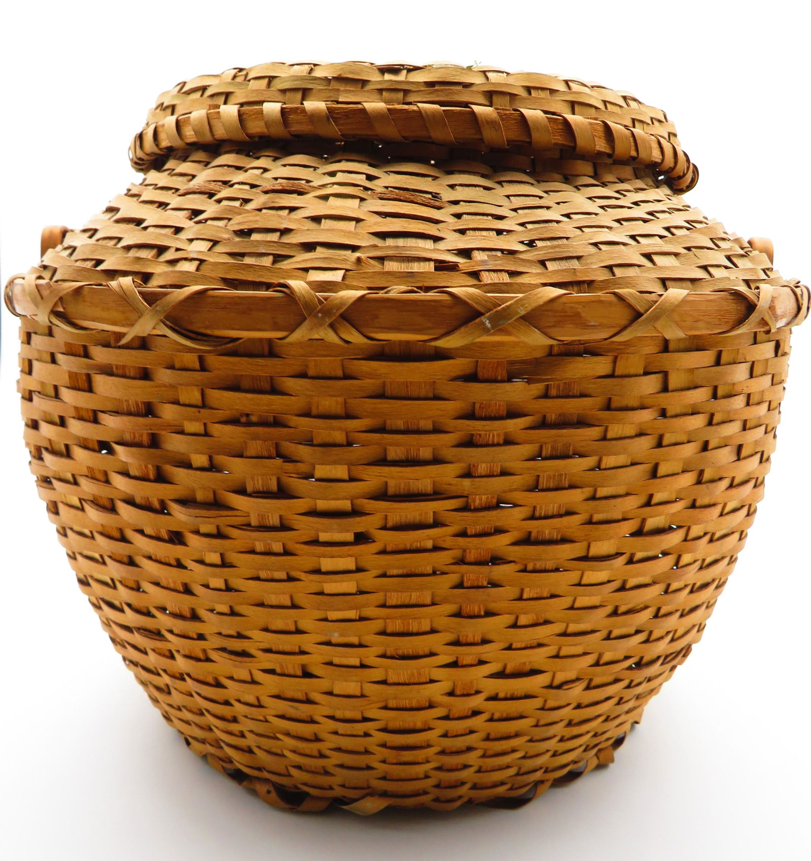 Antique Lidded Handled Basket (1 of 7)