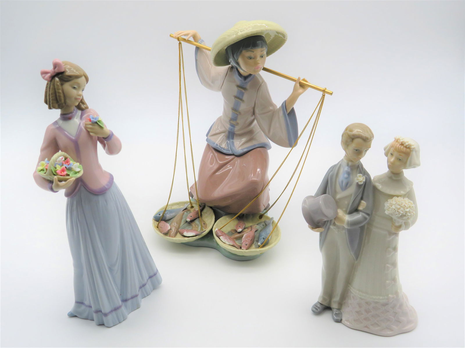 Lot of 3 Lladro Porcelain Figurines (1 of 7)