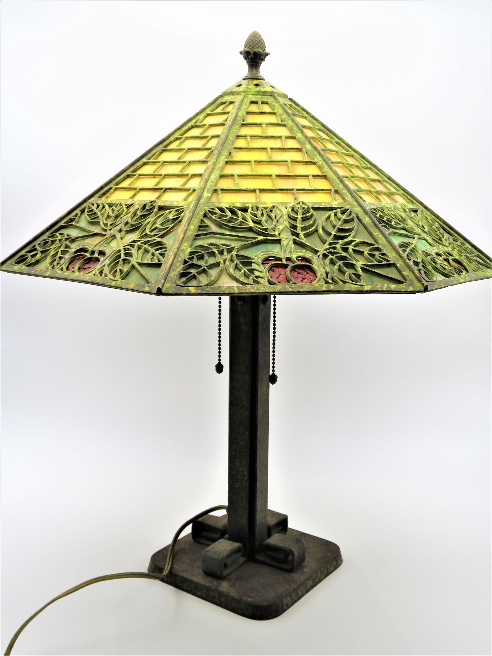 Bradley and Hubbard Cherry Slag Glass Table Lamp (1 of 11)