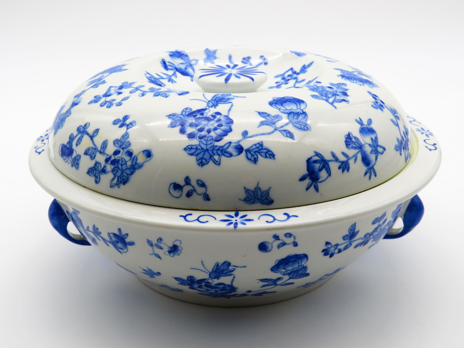 Chinese Blue & White Covered Tureen (1 of 9)