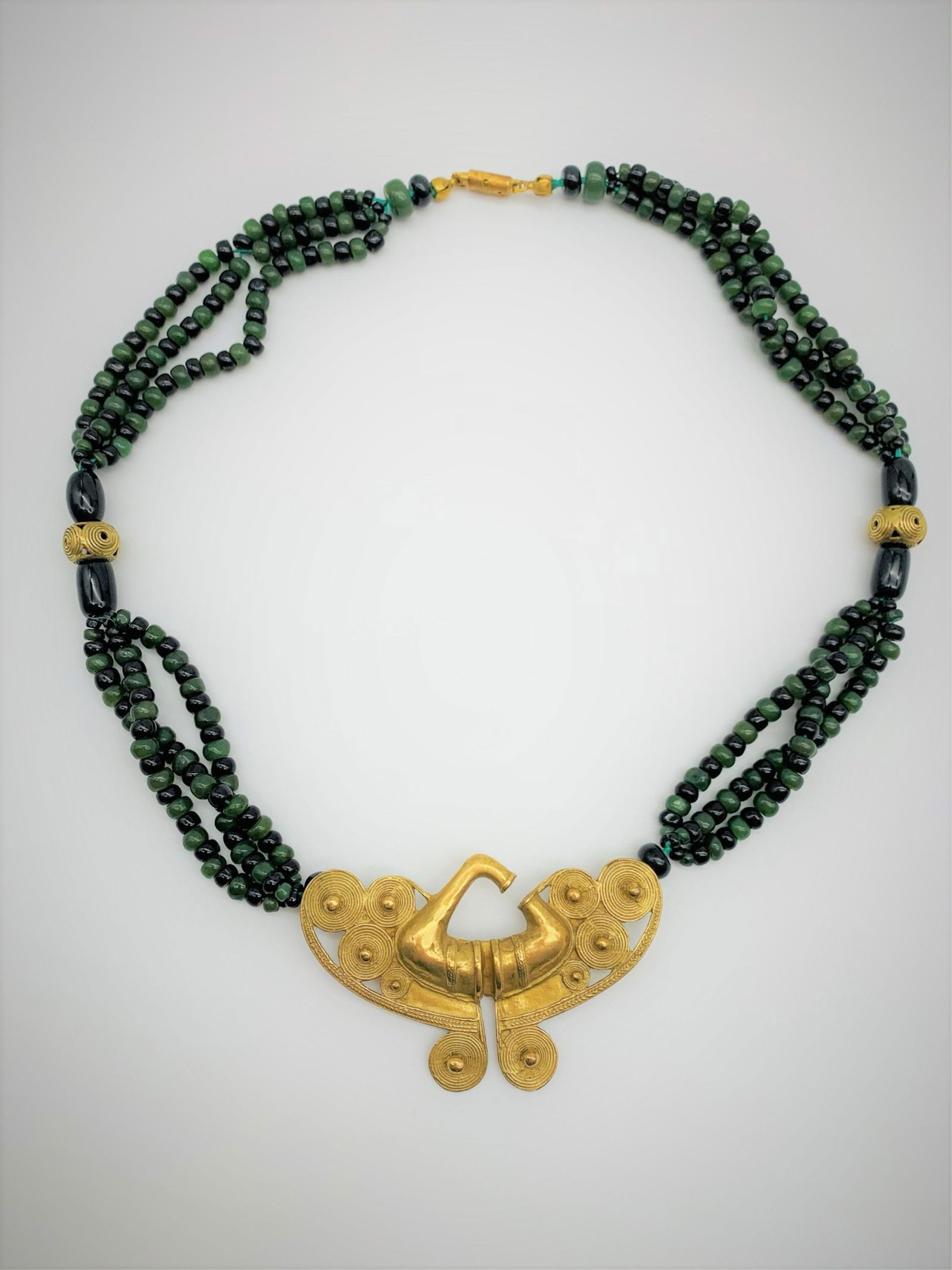 Vintage 10K Yellow Gold Jade Onyx Necklace (1 of 6)