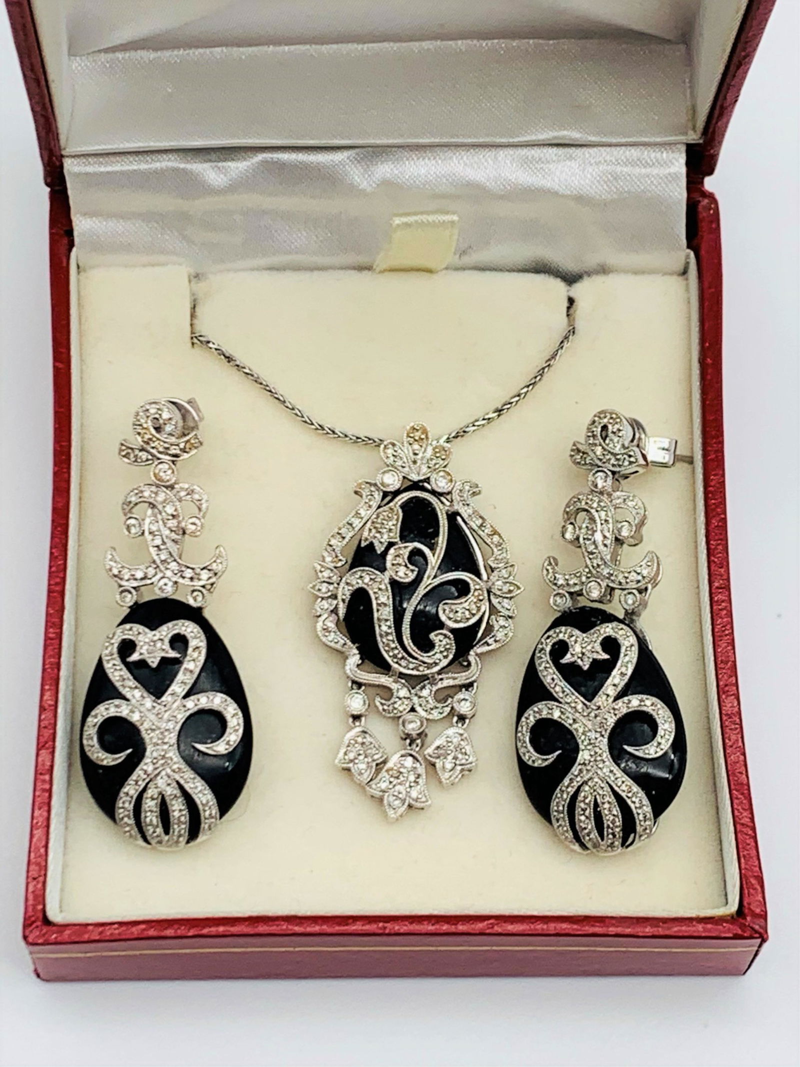 3 Pc 18K White Gold Onyx and Diamond Suite (1 of 10)