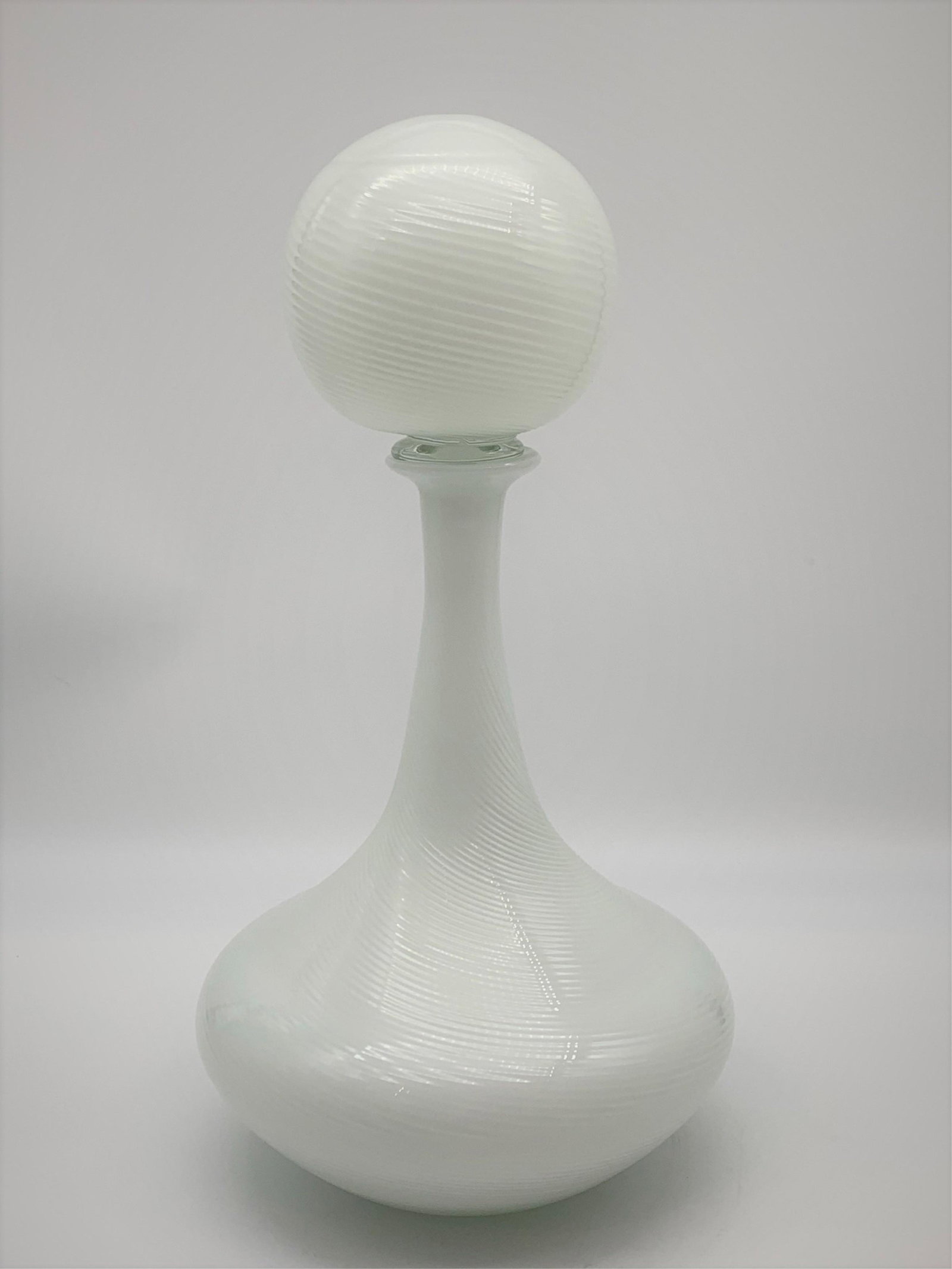 Carlo Scarpa Mezza Filigrana Art Glass Decanter: Carlo Scarpa Venini Mezza Filigrana Art Glass Decanter. With bulbous body and oversized ball top. Pontil bottom. Unsigned. Very good condition with tiny flake on stopper bottom, no other chips or crac