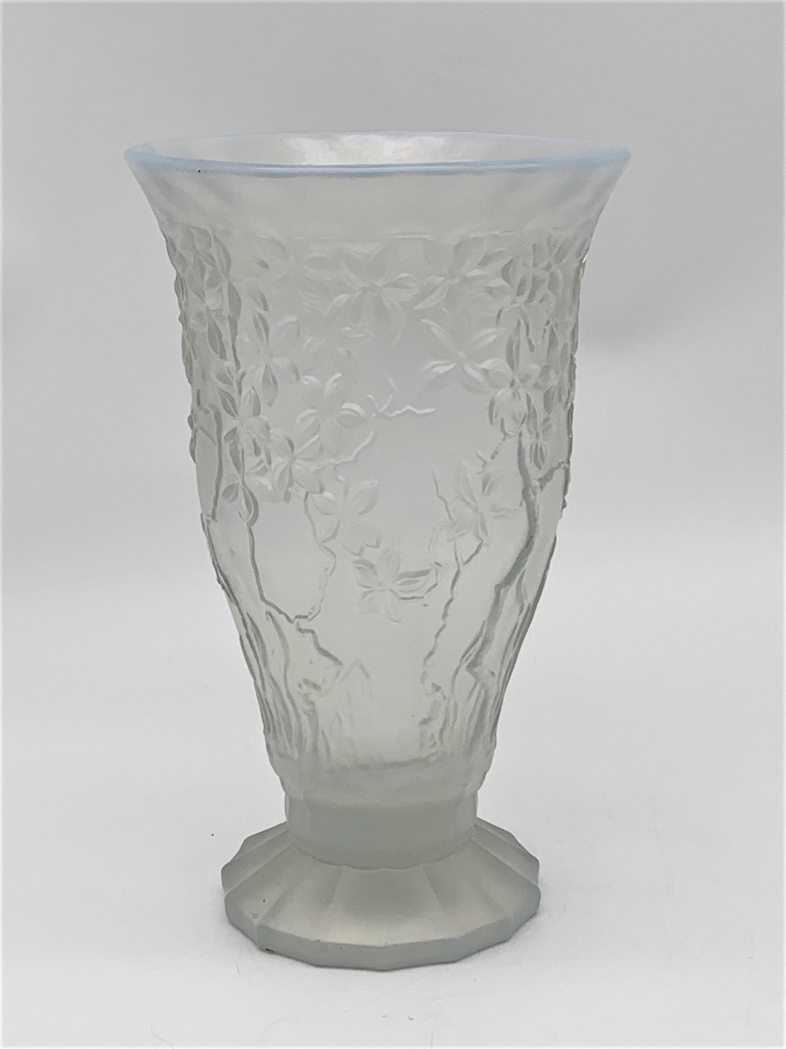 Verlys Iridescent Glass Trumpet Vase: Vintage Verlys Iridescent Glass Trumpet Vase with Raised Floral Relief. Unsigned. Good condition. Measures 10-1/4" x 6-1/4". Third party shipping.