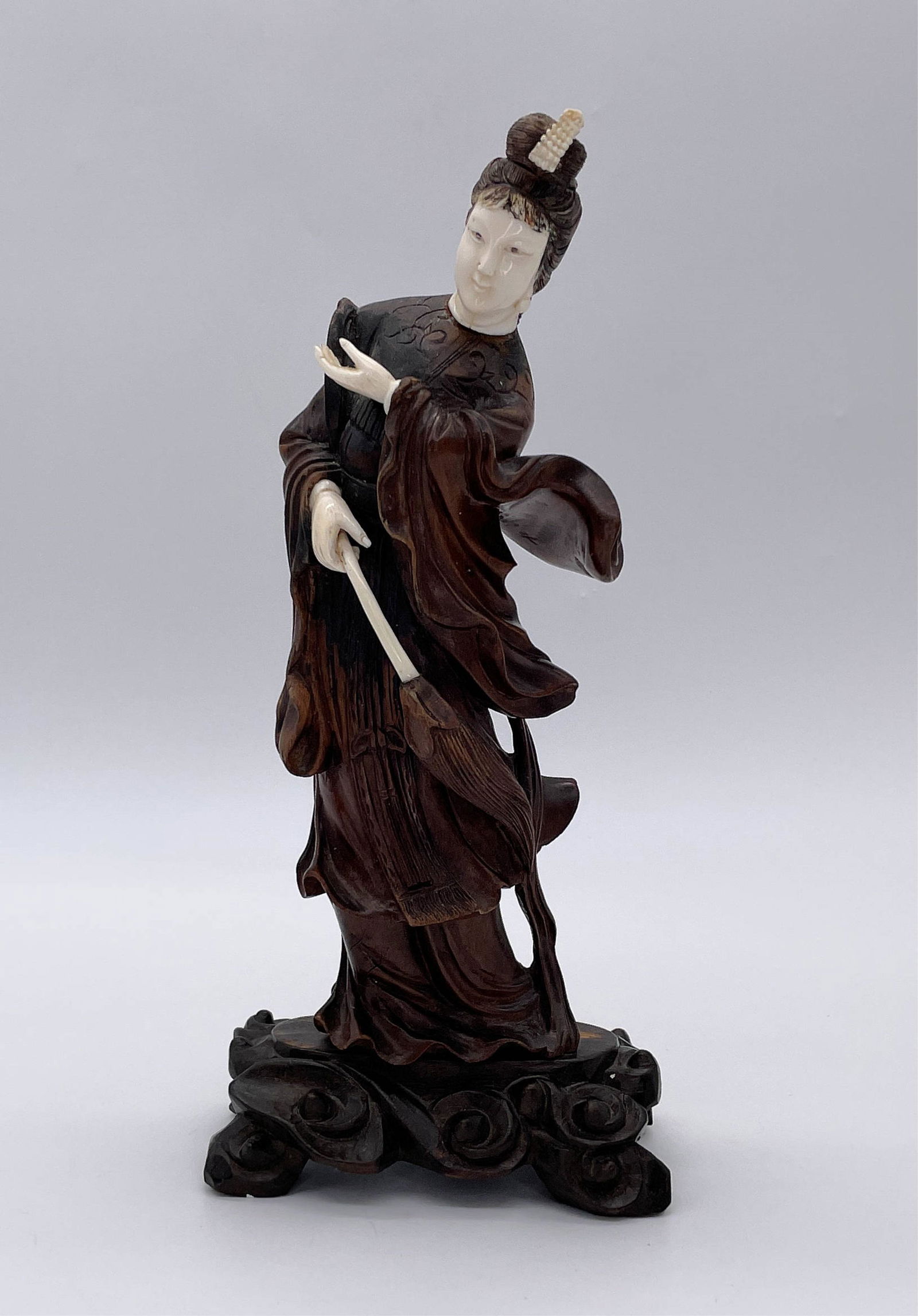 Antique Chinese Carved Wood Figure Of A Woman (1 of 8)