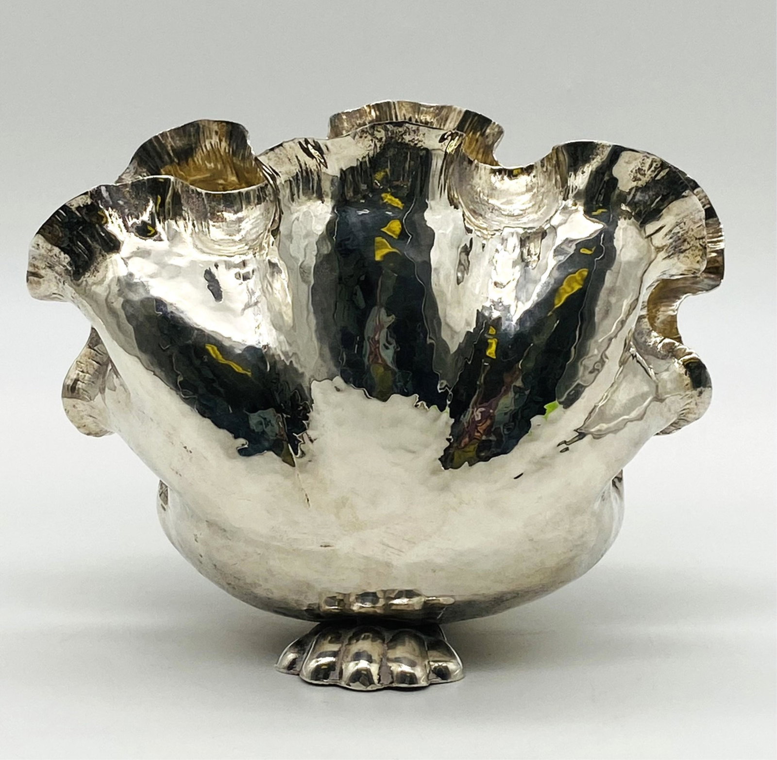 Clam Shell Design Silver Plated Champagne Cooler: Clam Shell Design Silver Plated Champagne/ Wine Cooler. Marked. Measures 6.5" H x 8" D. In good condition normal wear from use. All Items Are Third party shipping or free local pick-up within 60 days 