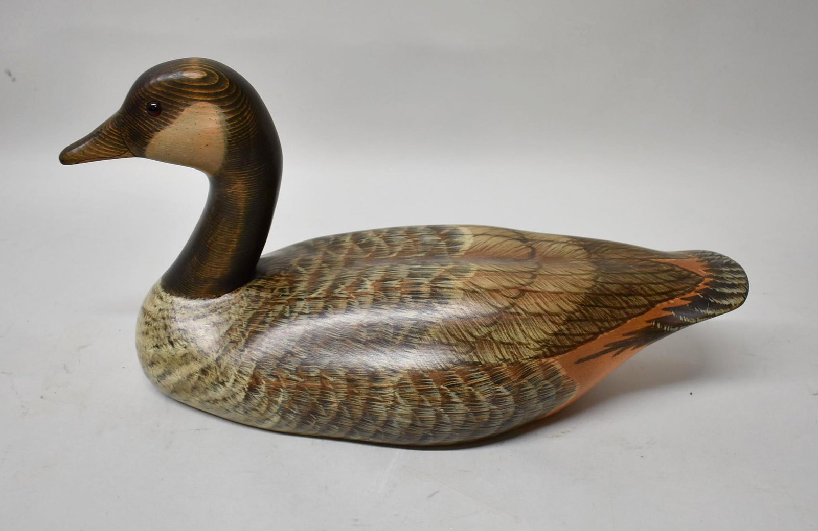 Duck's Unlimited Canadian Goose Gordon Alcon: Duck's Unlimited Canadian Goose Decoy Special Edition by Gordon Alcon, 1987-88, Lac La Croix Collection #1823, glass eyes, excellent condition. Dimensions 16" long x 8 1/2" tall x 7" wide.