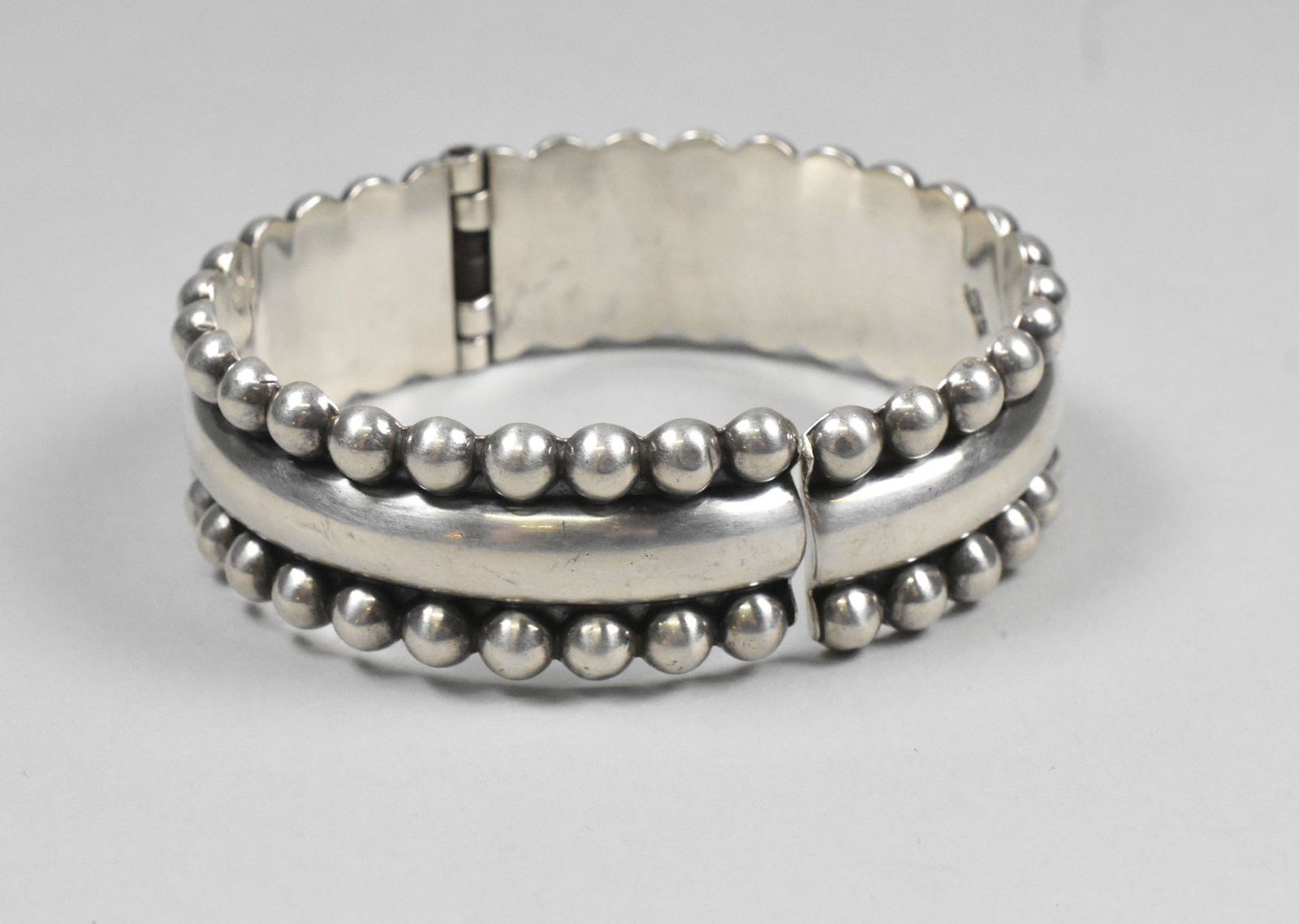 Mexican Sterling Silver Hinged Cuff Bracelet 925 (1 of 3)