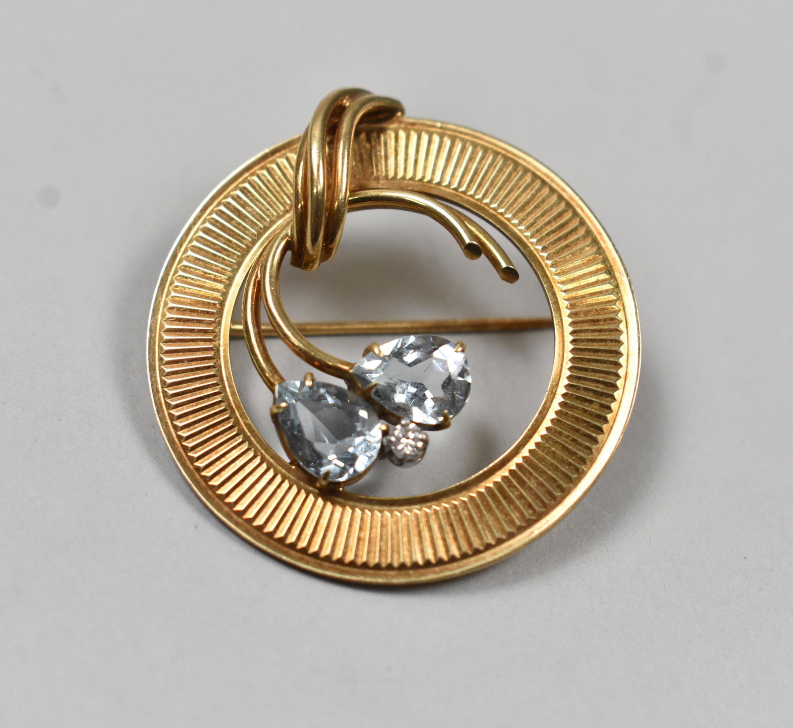 14K Yellow Gold Pin (1 of 2)