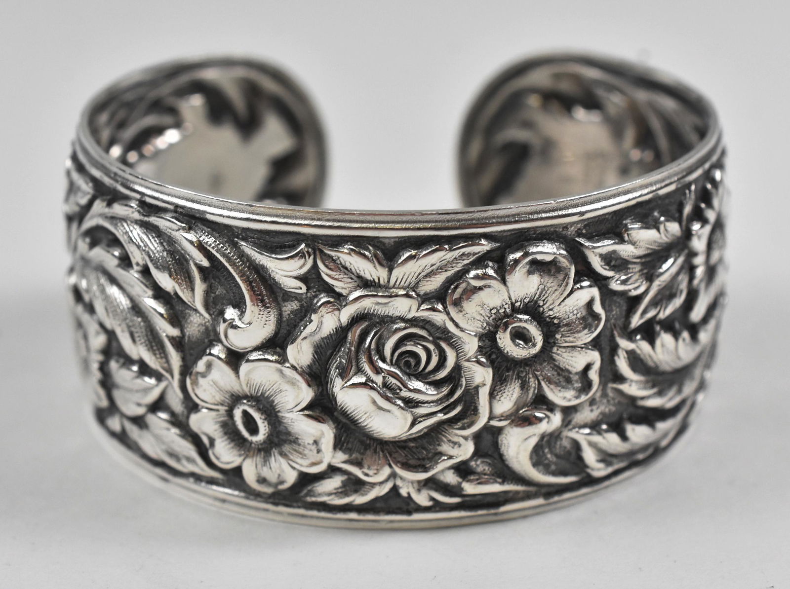 Kirk Repousse Sterling Cuff Bracelet (1 of 5)