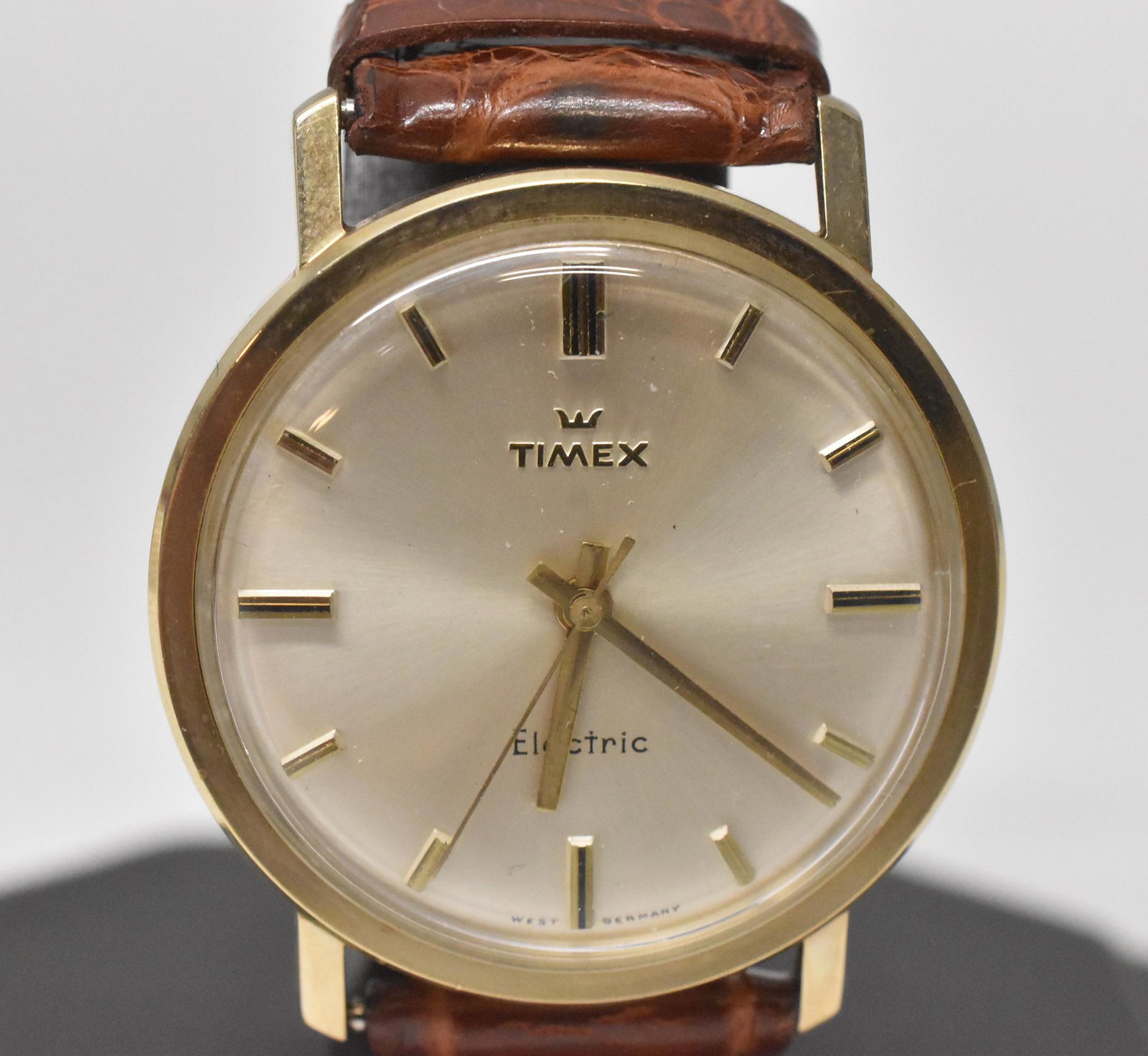 14K Timex Electric: 14K Timex Electric, waterproof, 34mm case, excellent condition, original tag, likely never used, untested, 35 grams.