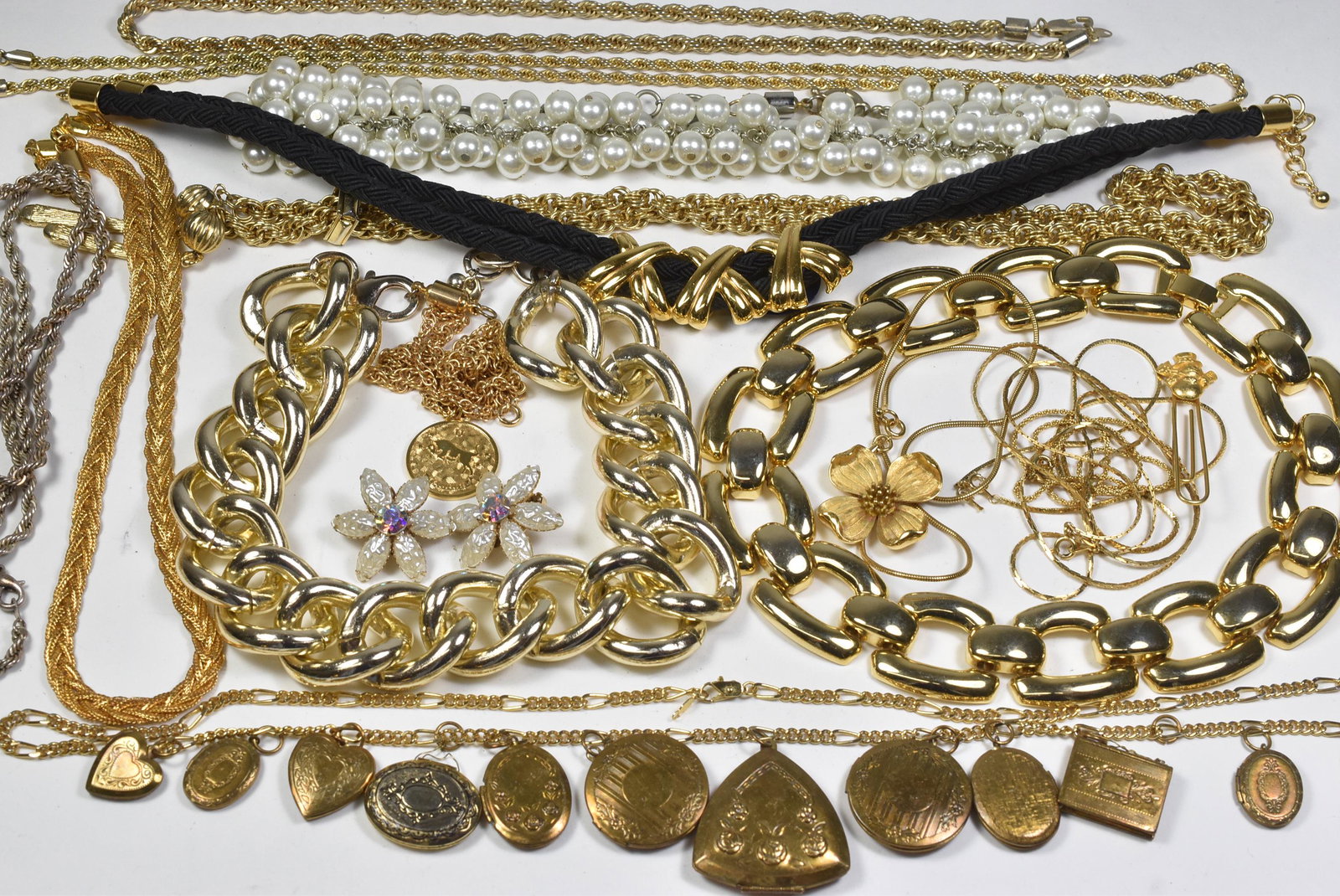 Gold Tone Costume, Large Chunky Links (1 of 5)