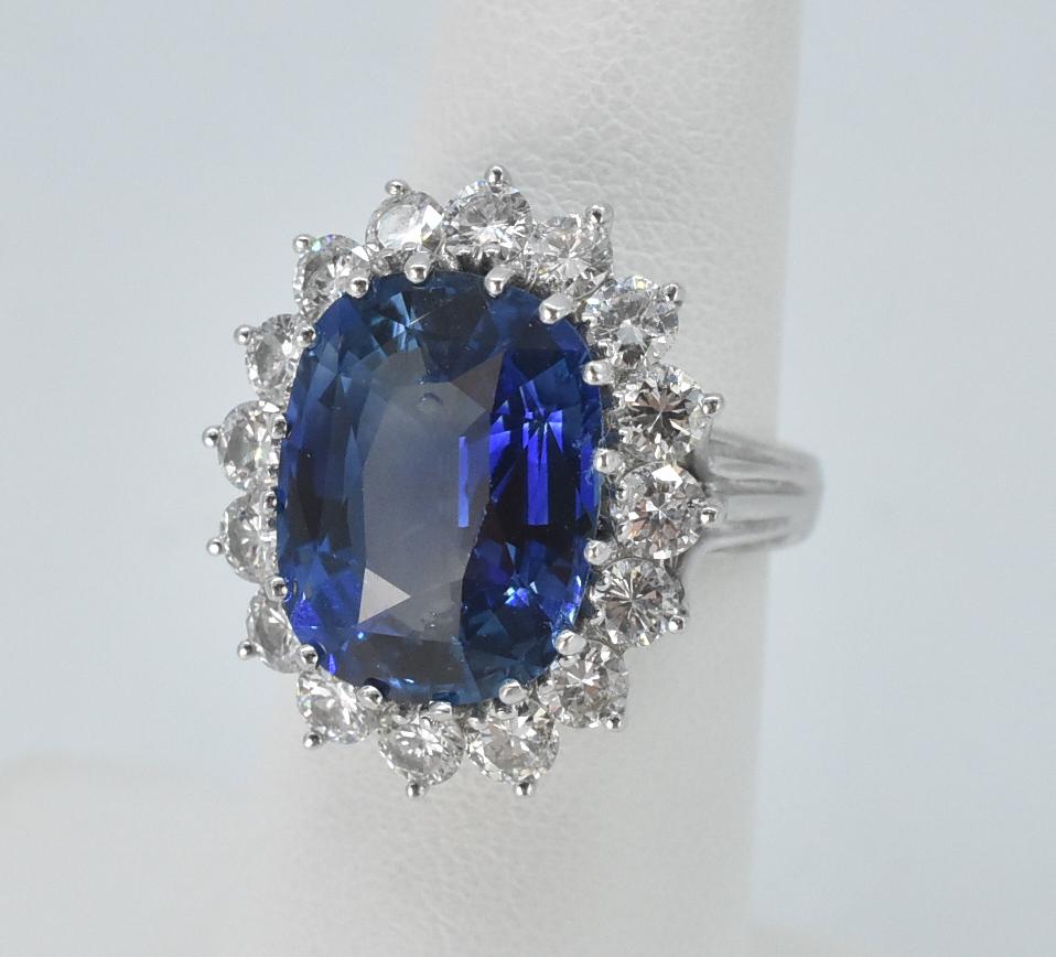 10.5 ct Ceylon Sapphire and 2.5 ct Diamond Ring. Princess Diana Style (1 of 4)