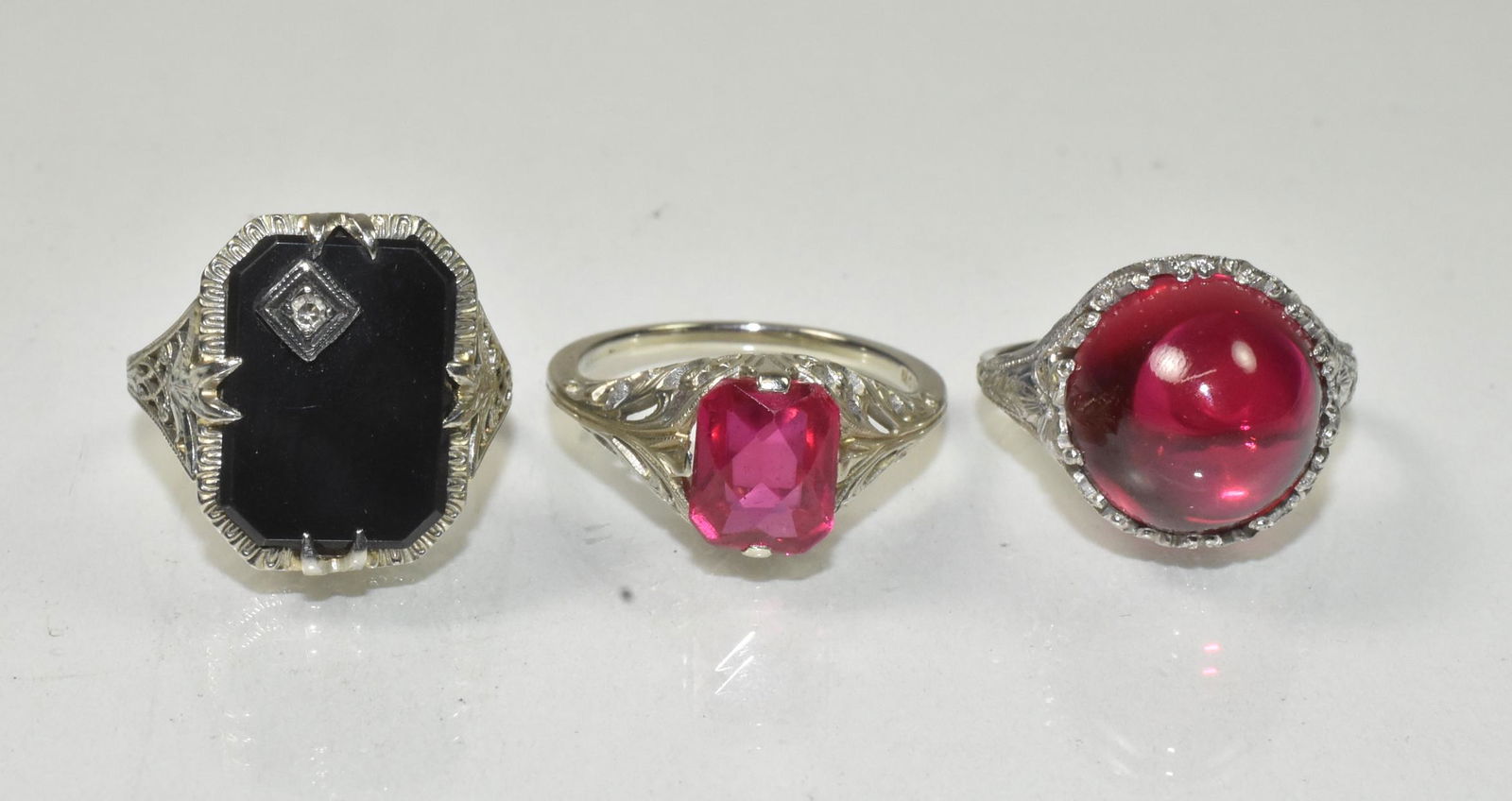 18K Art Deco Filigree Ladies Rings, Onyx and Diamond (1 of 4)