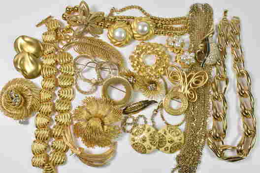 Gold Brooches & Pins