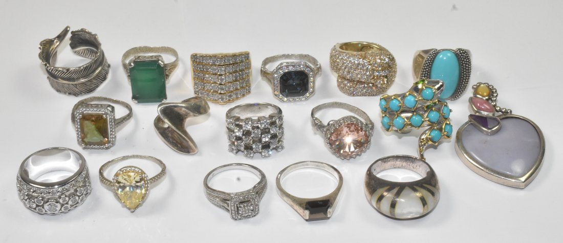 16 Fashionable Rings and a Pendant (1 of 4)