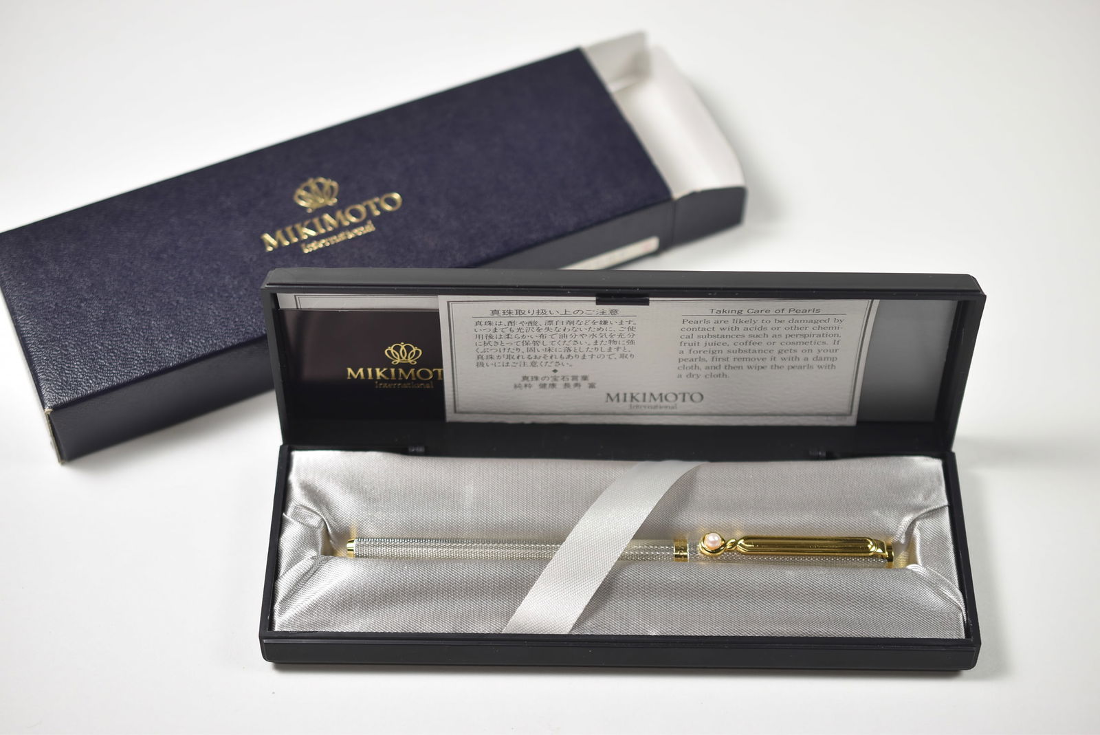 Mikimoto Ballpoint Pen (1 of 5)