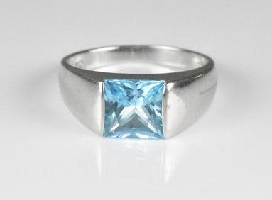 14k White Gold and Aquamarine Ring