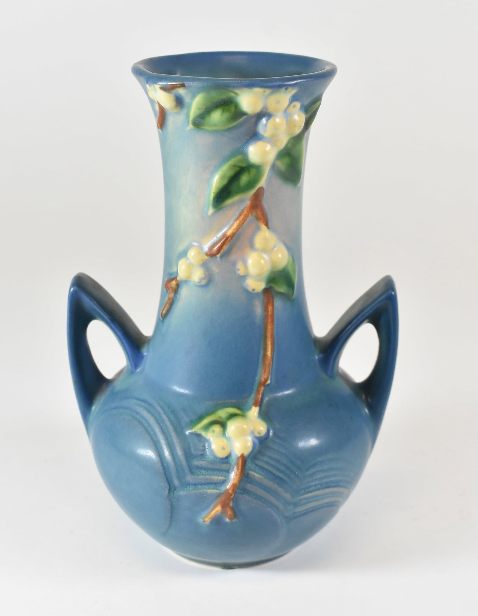 Roseville Snowberry Vase 1946 (1 of 4)