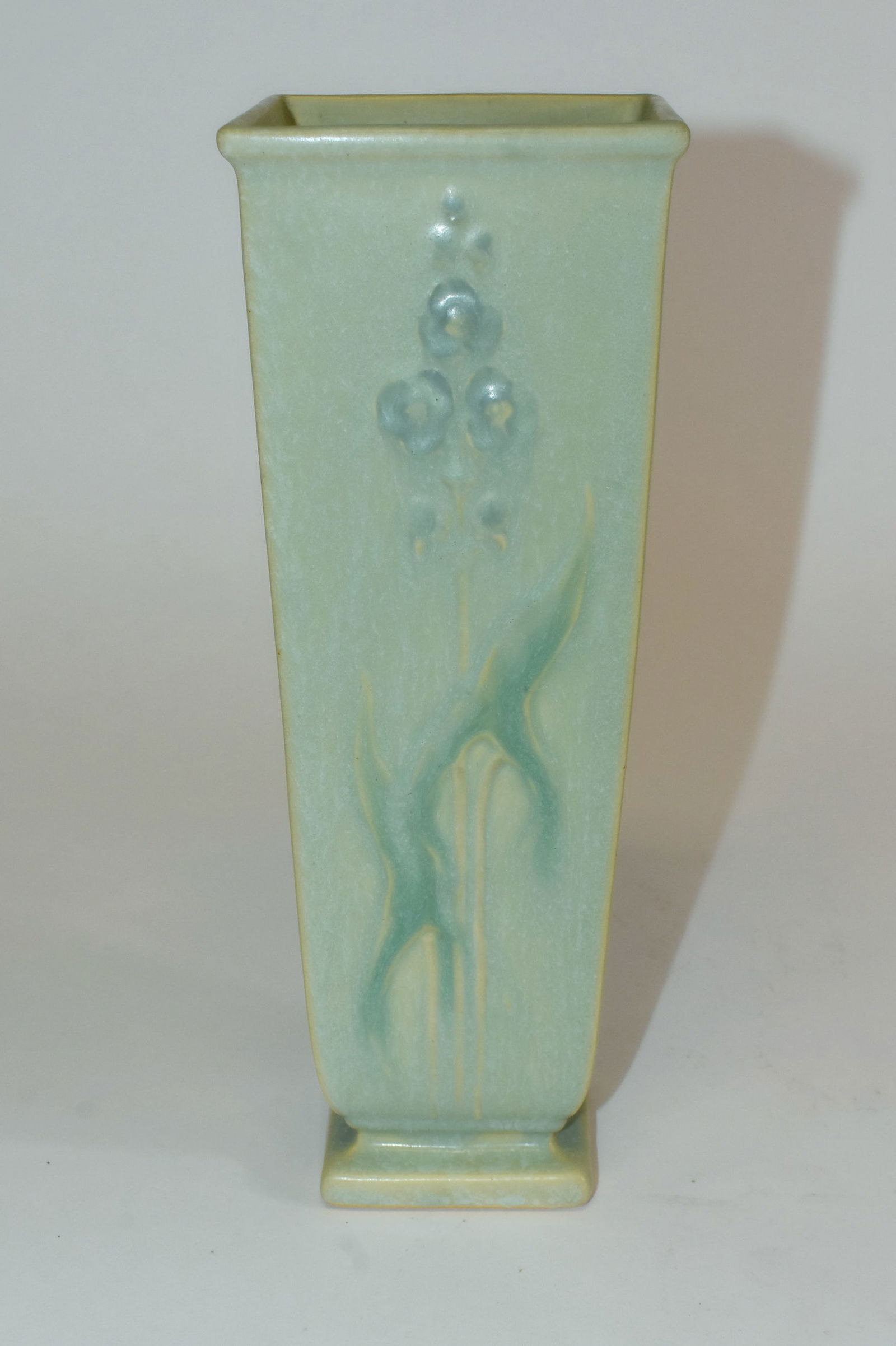 Roseville Cremona Pattern Vase 1927: Roseville Cremona pattern vase 1927, light blue in color. 10 1/4" tall. No damage.