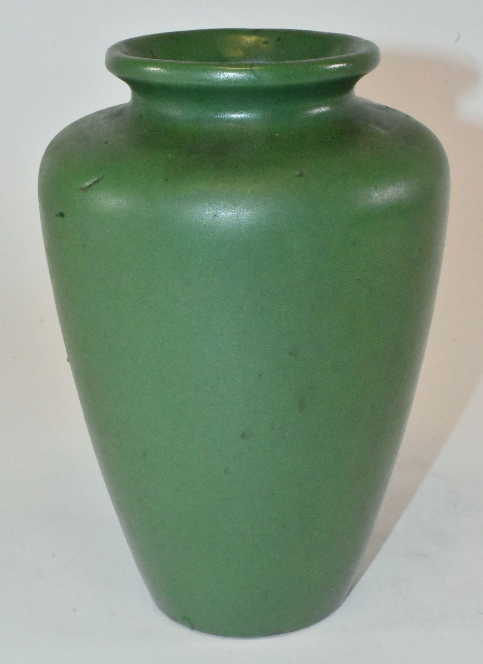 Arts and Crafts Green Leaf Vase (1 of 3)