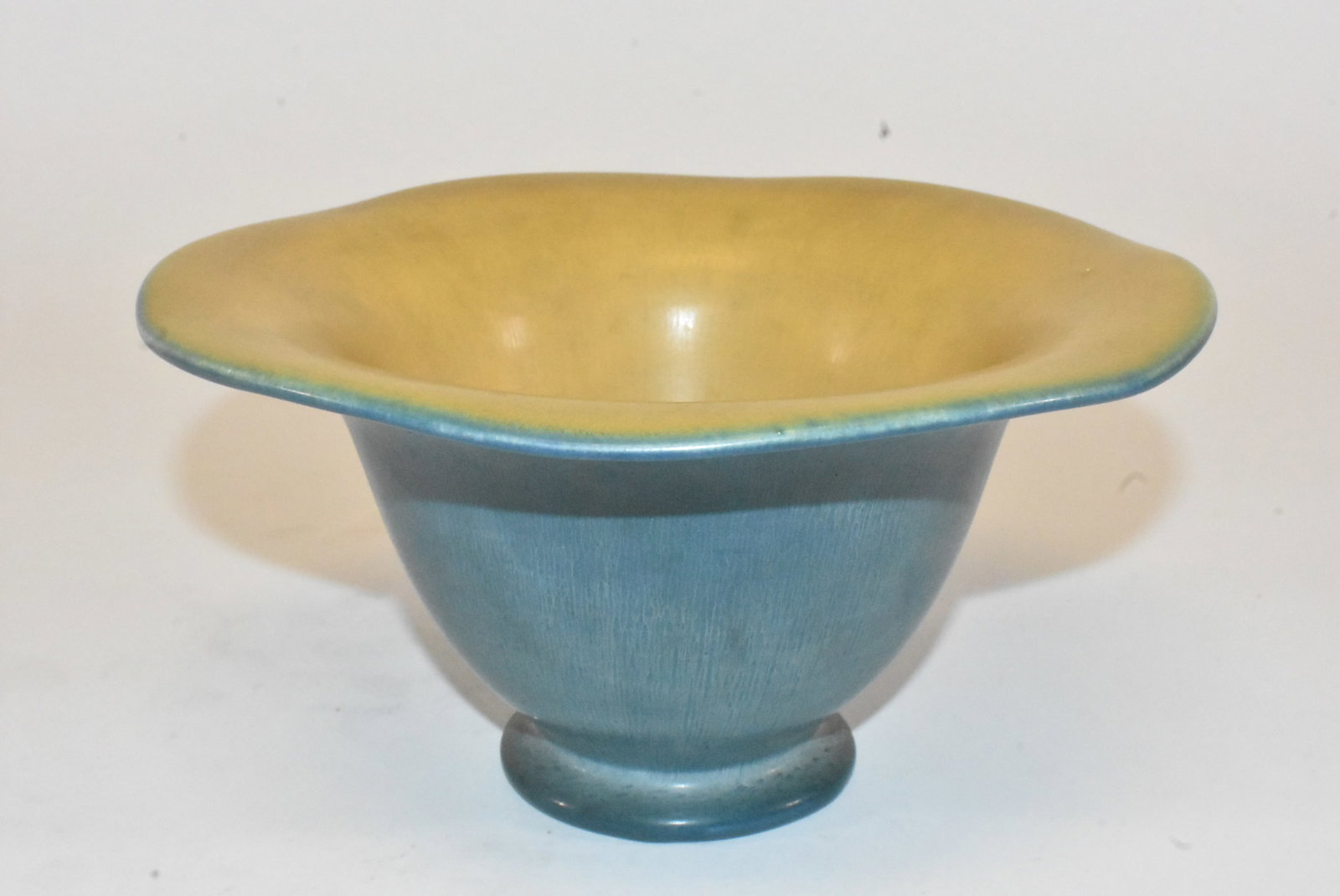 Rookwood Flared Top Bowl #2738 1926 (1 of 4)