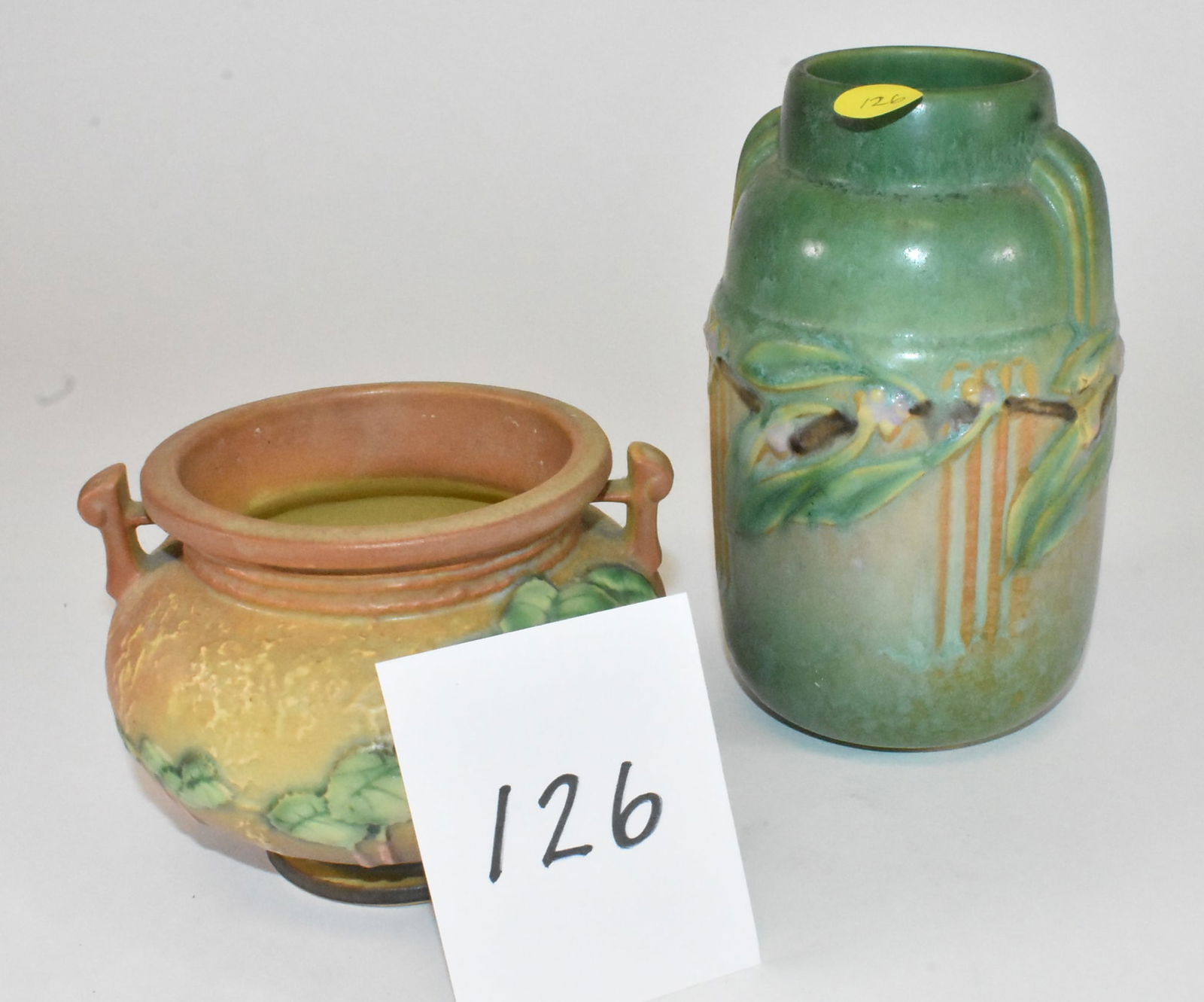 2 Roseville Vases Laurel and Fuchsia (1 of 8)