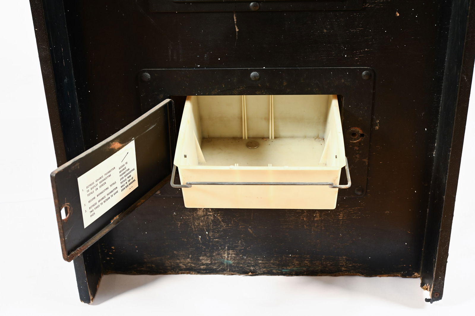 1982 WILLIAMS ROBOTRON 2084 ARCADE GAME - 9